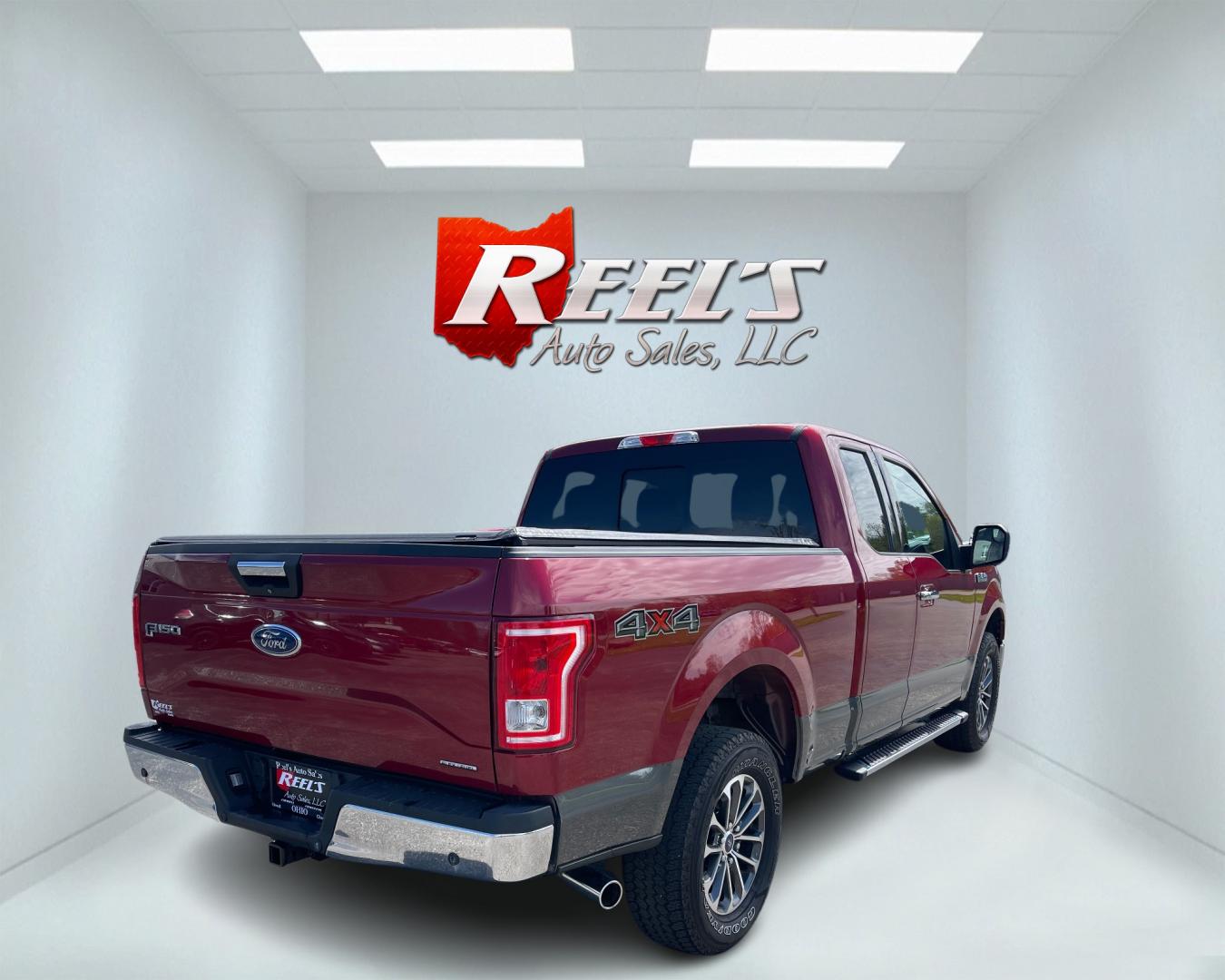 2015 Red /Gray Ford F-150 XLT SuperCab 6.5-ft. Bed 4WD (1FTFX1EF7FF) with an 5.0L V8 engine, 6-Speed Automatic transmission, located at 11115 Chardon Rd. , Chardon, OH, 44024, (440) 214-9705, 41.580246, -81.241943 - Photo#5